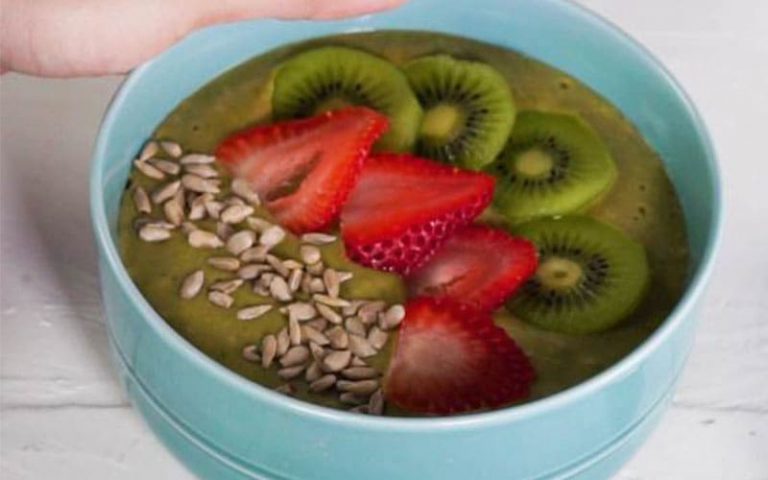 Bowl de frutas verdes con Jappi® Almendras Vainilla
